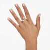 Anillo abierto Mesmera con corte de corazón, pavé, blanco, chapado en tono dorado Anillo abierto Mesmera con corte de corazón, pavé, blanco, chapado en tono dorado