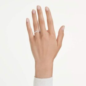 Anillo de banda en V «Eternity» con diamantes cultivados en laboratorio de 0,25 ct en total, forma redonda, oro blanco de 14K Anillo de banda en V «Eternity» con diamantes cultivados en laboratorio de 0,25 ct en total, forma redonda, oro blanco de 14K