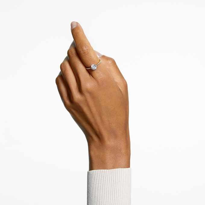 Anillo de cóctel Stilla, corte redondo, pavé, blanco, chapado en tono dorado Anillo de cóctel Stilla, corte redondo, pavé, blanco, chapado en tono dorado