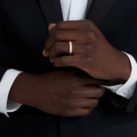 Anillo de eternidad con diamantes cultivados en laboratorio de 0,05 quilates en total, forma redonda, oro amarillo de 14K Anillo de eternidad con diamantes cultivados en laboratorio de 0,05 quilates en total, forma redonda, oro amarillo de 14K