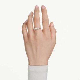 Anillo Stilla Attract de corte redondo, blanco, chapado en tono dorado Anillo Stilla Attract de corte redondo, blanco, chapado en tono dorado