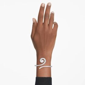 Brazalete de Ariana Grande x Swarovski con perla de cristal, corte baguette, blanco, chapado en rodio