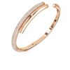 Brazalete Dextera con cierre magnético, blanco, chapado en tono oro rosa Brazalete Dextera con cierre magnético, blanco, chapado en tono oro rosa