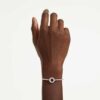 Brazalete Dextera de corte redondo, blanco, chapado en rodio Brazalete Dextera de corte redondo, blanco, chapado en rodio