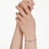 Brazalete Dextera de corte redondo, blanco, chapado en rodio Brazalete Dextera de corte redondo, blanco, chapado en rodio