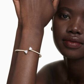 Brazalete Mesmera con forma de corazón, blanco, chapado en tono dorado