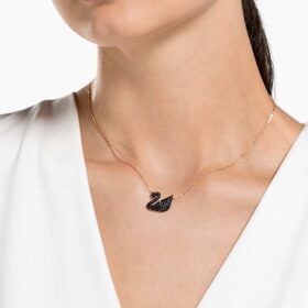 Colgante de cisne, negro, chapado en tono oro rosa