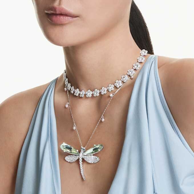 Colgante y broche de Ariana Grande x Swarovski con perla de cristal, cortes mixtos, libélula, blanco, chapado en rodio Colgante y broche de Ariana Grande x Swarovski con perla de cristal, cortes mixtos, libélula, blanco, chapado en rodio