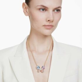 Colgante y broche Idyllia: cortes mixtos, pavé, mariposa, multicolor, chapado en tono dorado
