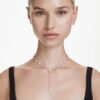 Collar Ariana Grande X Swarovski Y con cortes mixtos, perla de cristal, corazón, blanco, chapado en rodio Collar Ariana Grande X Swarovski Y con cortes mixtos, perla de cristal, corazón, blanco, chapado en rodio