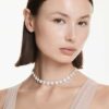 Collar de Ariana Grande x Swarovski: corte redondo, flor, blanco, chapado en rodio