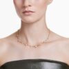 Collar Imber de corte redondo, diseño disperso, blanco, chapado en tono dorado Collar Imber de corte redondo, diseño disperso, blanco, chapado en tono dorado