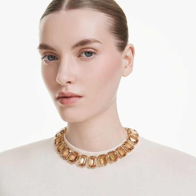 Collar Millenia con cristales extragrandes, corte octogonal, color caramelo, chapado en tono dorado Collar Millenia con cristales extragrandes, corte octogonal, color caramelo, chapado en tono dorado