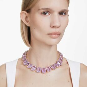 Collar Millenia con cristales extragrandes, corte octogonal, color púrpura, chapado en tono dorado Collar Millenia con cristales extragrandes, corte octogonal, color púrpura, chapado en tono dorado