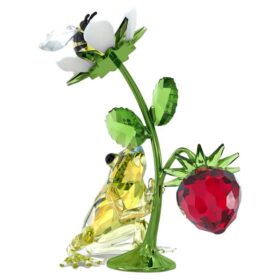 Idyllia: Rana, abeja y fresa