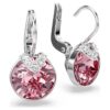 Pendientes colgantes Bella V de corte redondo, rosa, chapados en rodio