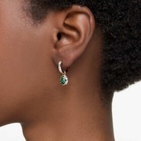Pendientes colgantes Chroma con corte de pera, verdes, chapados en tono dorado