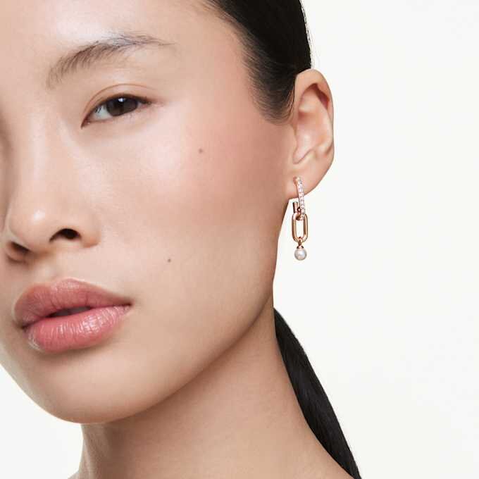 Pendientes colgantes Constella con perla de cristal, corte redondo, blancos, chapados en tono oro rosa Pendientes colgantes Constella con perla de cristal, corte redondo, blancos, chapados en tono oro rosa