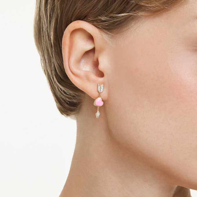 Pendientes colgantes Idyllia con cortes mixtos, corazón con flecha, blancos, chapados en tono dorado Pendientes colgantes Idyllia con cortes mixtos, corazón con flecha, blancos, chapados en tono dorado