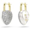 Pendientes colgantes Idyllia con cortes mixtos, forma de corazón, blancos, chapados en tono dorado Pendientes colgantes Idyllia con cortes mixtos, forma de corazón, blancos, chapados en tono dorado