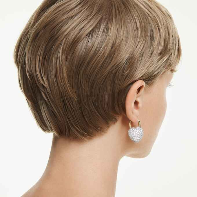 Pendientes colgantes Idyllia con cortes mixtos, forma de corazón, blancos, chapados en tono dorado Pendientes colgantes Idyllia con cortes mixtos, forma de corazón, blancos, chapados en tono dorado