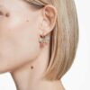 Pendientes colgantes Idyllia con cortes mixtos, pavé, mariposa, multicolor, chapado en tono dorado