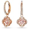 Pendientes colgantes Una «Clover», rosa, chapados en tono oro rosa Pendientes colgantes Una «Clover», rosa, chapados en tono oro rosa