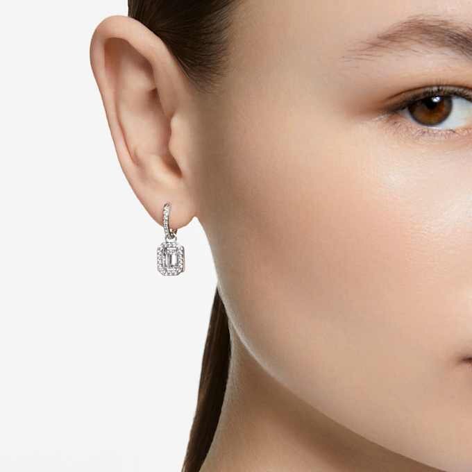 Pendientes colgantes Una con corte octogonal, blancos, chapados en rodio Pendientes colgantes Una con corte octogonal, blancos, chapados en rodio