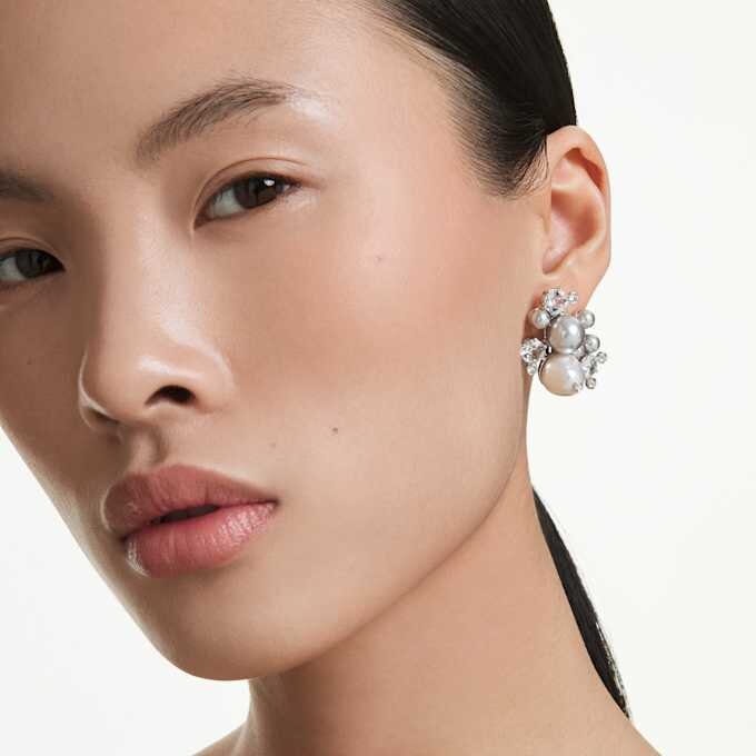 Pendientes Constella con perla de cristal, corte redondo, blancos, chapados en rodio Pendientes Constella con perla de cristal, corte redondo, blancos, chapados en rodio