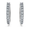 Pendientes de aro Eternity con diamantes cultivados en laboratorio, 0,56 ct en total, forma redonda, plata esterlina Pendientes de aro Eternity con diamantes cultivados en laboratorio, 0,56 ct en total, forma redonda, plata esterlina