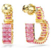 Pendientes de aro Matrix con corte baguette, forma de corazón, pequeños, color rosa, chapados en tono dorado Pendientes de aro Matrix con corte baguette, forma de corazón, pequeños, color rosa, chapados en tono dorado