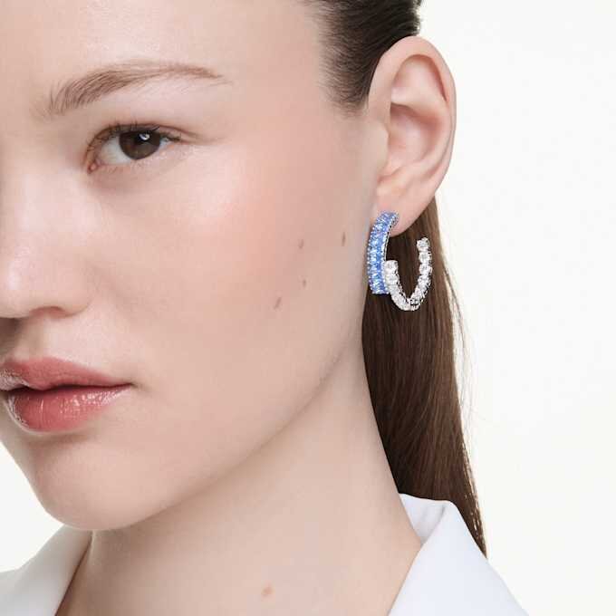 Pendientes de aro Matrix con cortes mixtos, azules, chapados en rodio Pendientes de aro Matrix con cortes mixtos, azules, chapados en rodio