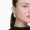 Pendientes Sublima grandes, blancos, chapados en rodio Pendientes Sublima grandes, blancos, chapados en rodio