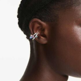 Pendientes tipo «ear cuff» de Ariana Grande x Swarovski con cortes variados, multicolores y chapados en rodio