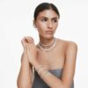 Brazalete de Ariana Grande x Swarovski con perla de cristal, corte baguette, blanco, chapado en rodio