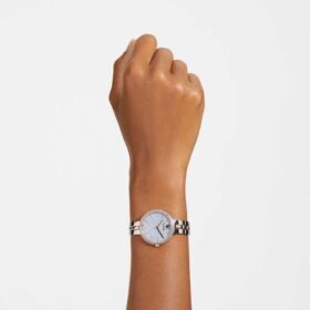 Reloj Cosmopolitan de fabricación suiza, brazalete de metal, tono plateado, acabado de metales mixtos