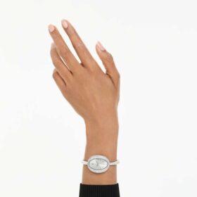 Reloj tipo brazalete Imber, fabricado en Suiza, brazalete de metal, tono plateado, acero inoxidable