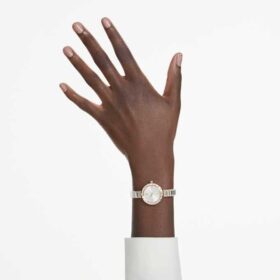 Reloj tipo brazalete Matrix, fabricado en Suiza, con pulsera de cristales, blanco, acabado tono oro rosa