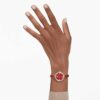Reloj tipo brazalete Matrix, fabricado en Suiza, con pulseras de cristales, rojo, acabado en tono oro rosa Reloj tipo brazalete Matrix, fabricado en Suiza, con pulseras de cristales, rojo, acabado en tono oro rosa